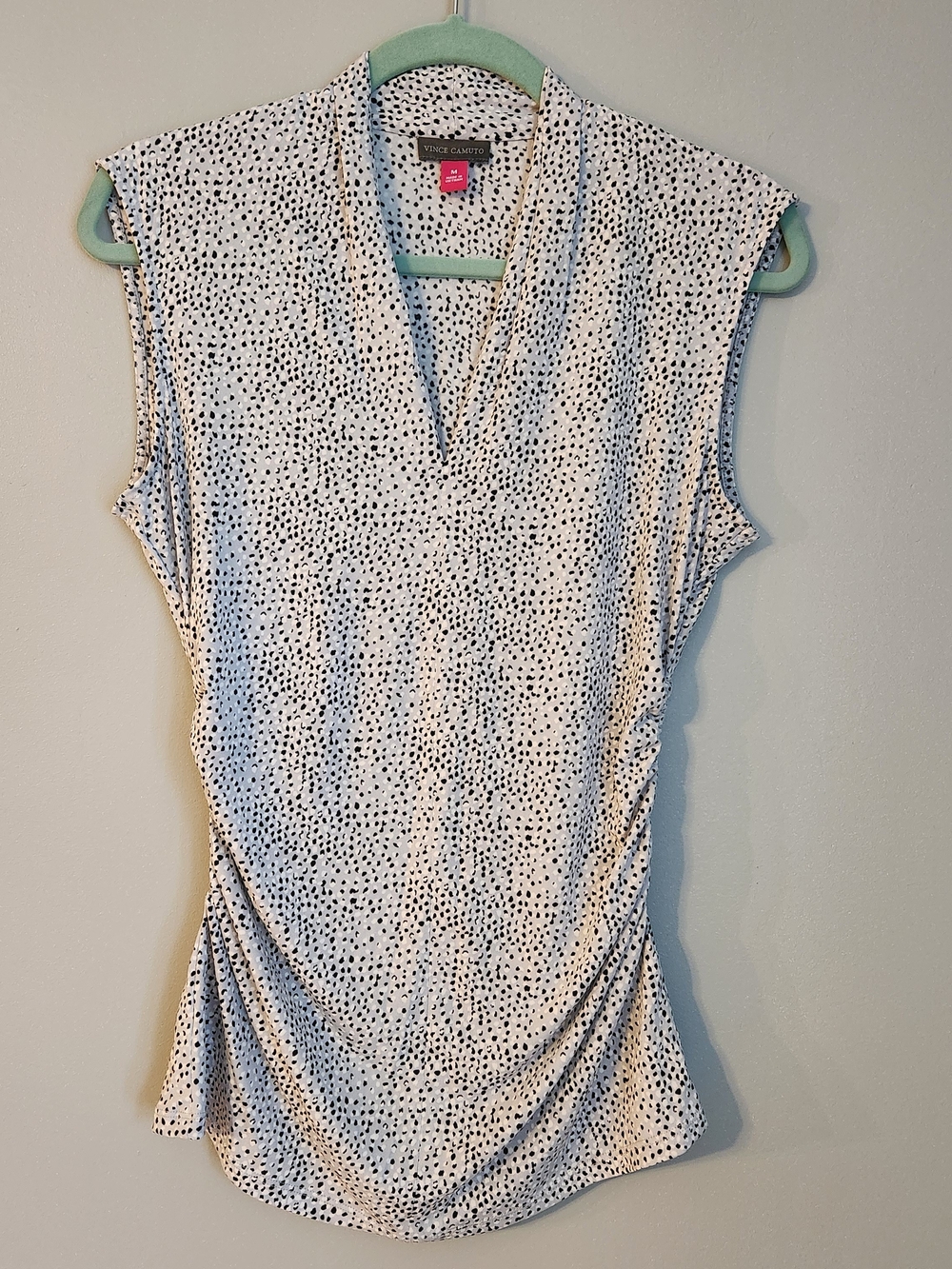 Vince Camuto White Top with Black Speckle Print V-Neck Sleeveless